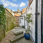 Honeysuckle House